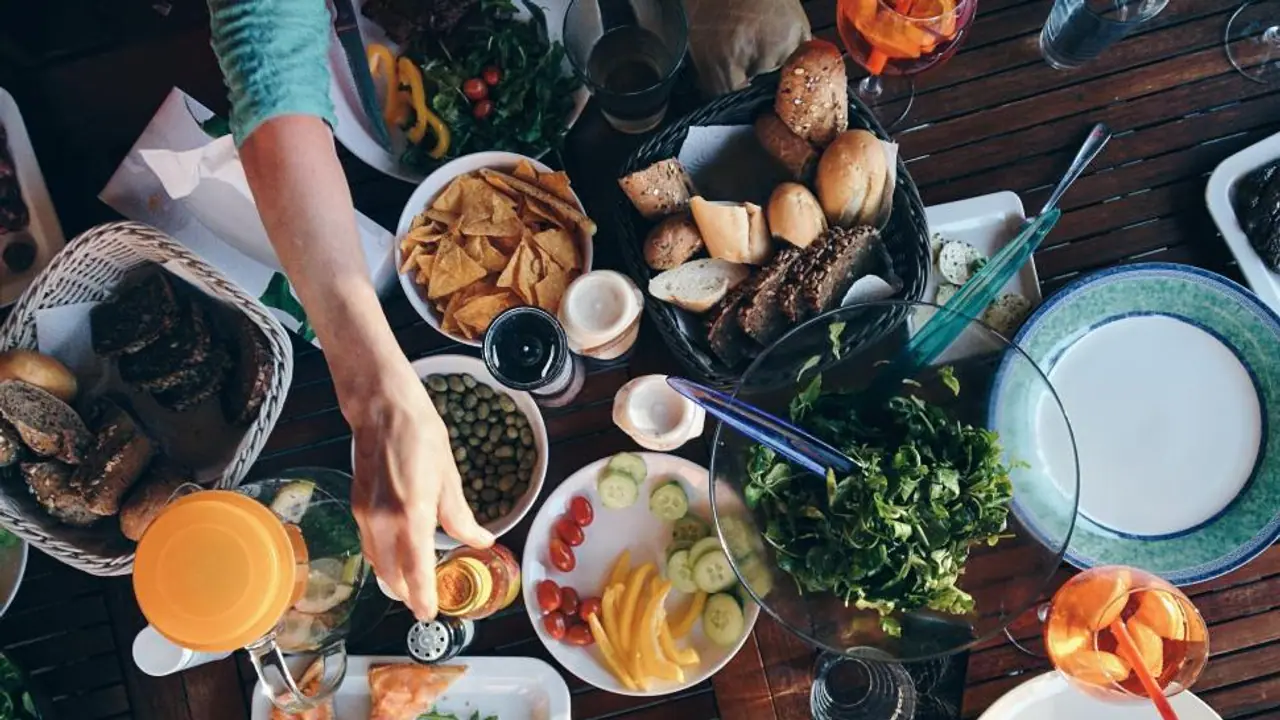 WARNING! Using your phone at dinner table can cause more harm than you think; experts reveal why