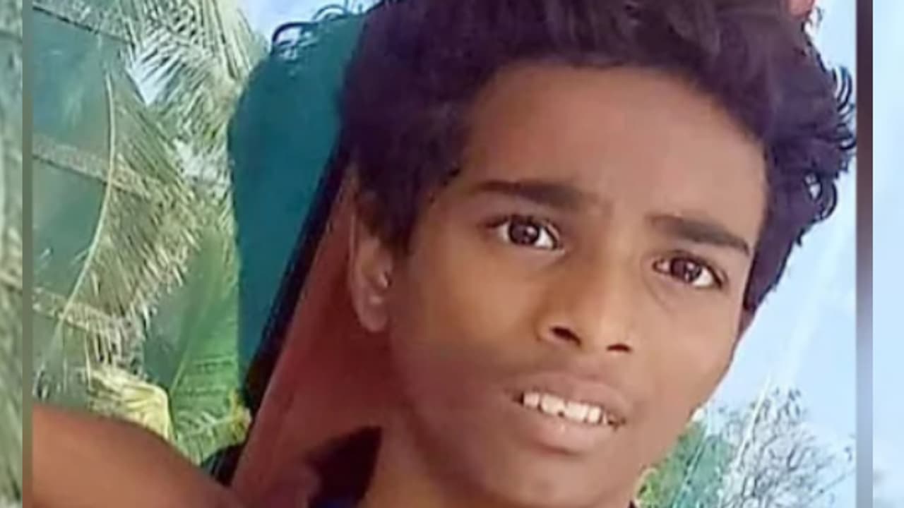 വീട്ടിൽ കറണ്ട് കിട്ടി, ആഘോഷിക്കാൻ കൂട്ടുകാരനെ വിളിച്ചുവരുത്തിയത് ദുരന്തമായി; പാറക്കുളത്തിൽ ജീവൻ നഷ്ടം വീട്ടിൽ കറണ്ട് കിട്ടി, ആഘോഷിക്കാൻ കൂട്ടുകാരനെ വിളിച്ചുവരുത്തിയത് ദുരന്തമായി; പാറക്കുളത്തിൽ ജീവൻ നഷ്ടം