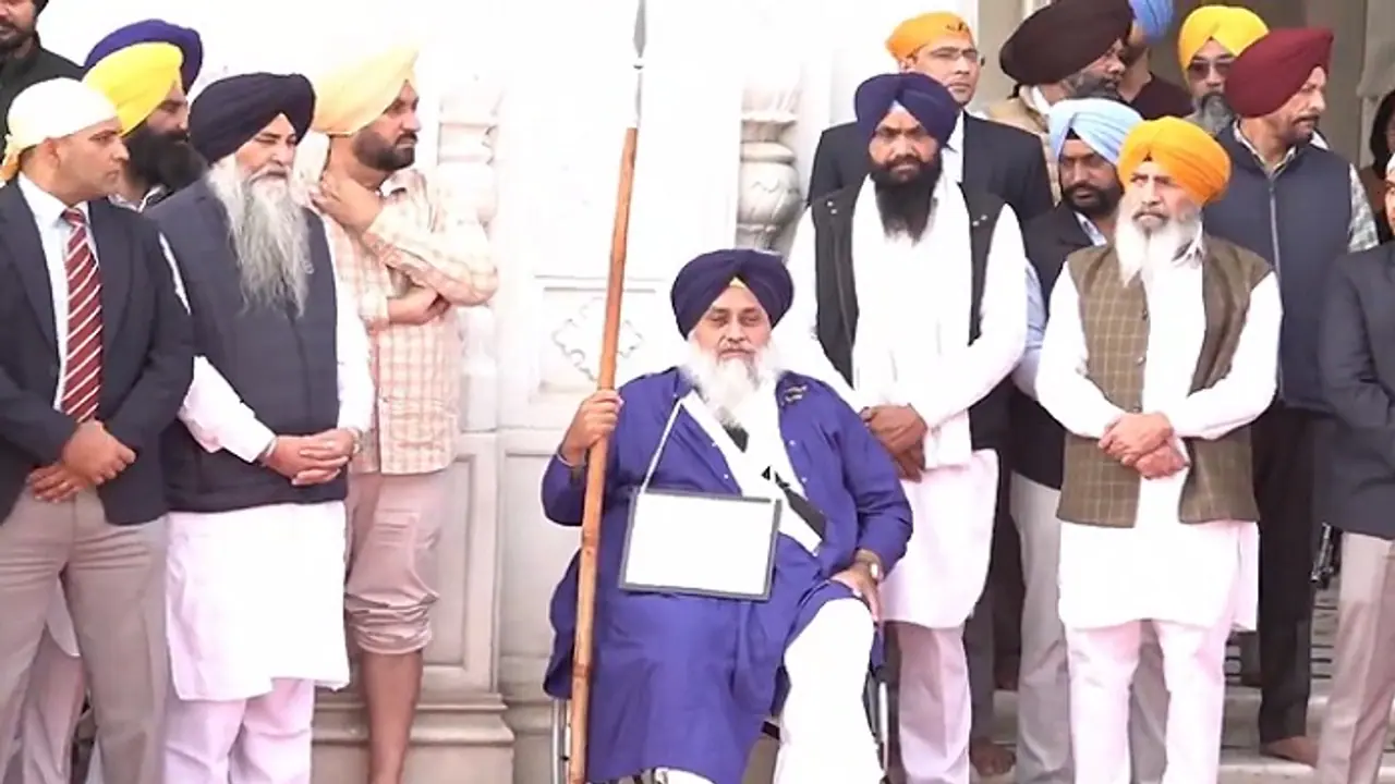 Sukhbir Badal fulfills Akal Takht's 'Tankhah' at Golden Temple with plaque around neck (WATCH)
