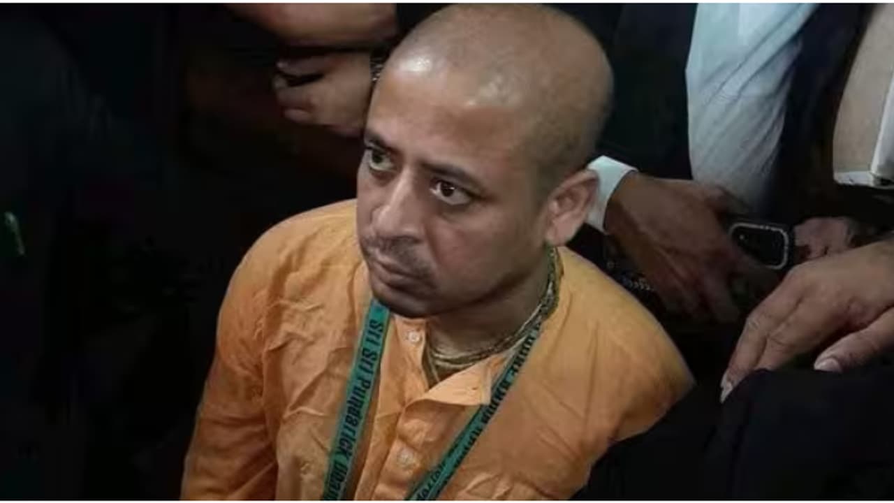 അഭിഭാഷകർ ഹാജരായില്ല, ചിന്മയ് കൃഷ്ണദാസിന് ഒരു മാസം ജാമ്യമില്ല; കേസ് ജനുവരി 2 ലേക്ക് മാറ്റി അഭിഭാഷകർ ഹാജരായില്ല, ചിന്മയ് കൃഷ്ണദാസിന് ഒരു മാസം ജാമ്യമില്ല; കേസ് ജനുവരി 2 ലേക്ക് മാറ്റി