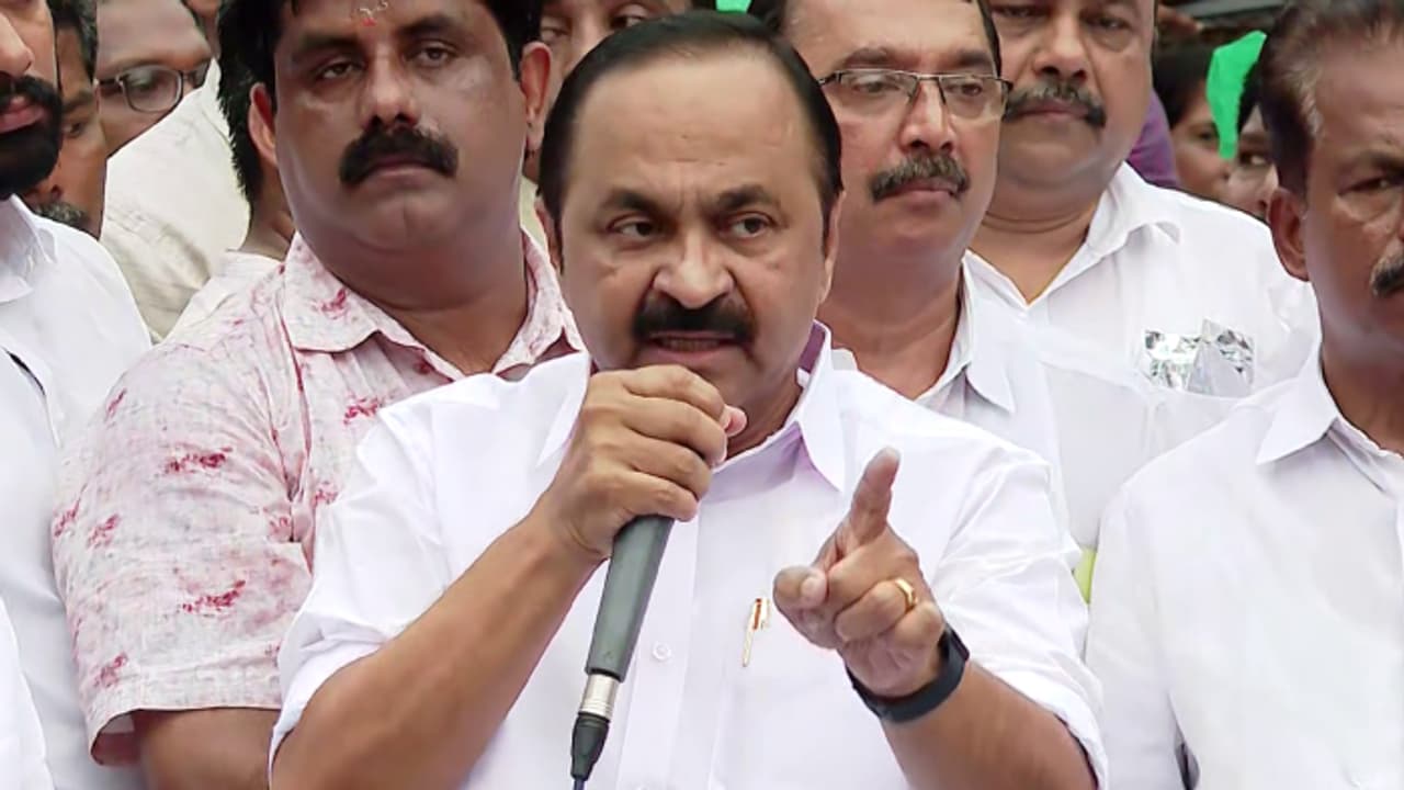 കുട്ടികളുടെ പഠനം മുടക്കരുത്, വെട്ടിക്കുറച്ച ന്യൂനപക്ഷ സ്കോളർഷിപ്പ് അടിന്തരമായി പുനഃസ്ഥാപിക്കണം: സതീശൻ കുട്ടികളുടെ പഠനം മുടക്കരുത്, വെട്ടിക്കുറച്ച ന്യൂനപക്ഷ സ്കോളർഷിപ്പ് അടിന്തരമായി പുനഃസ്ഥാപിക്കണം: സതീശൻ