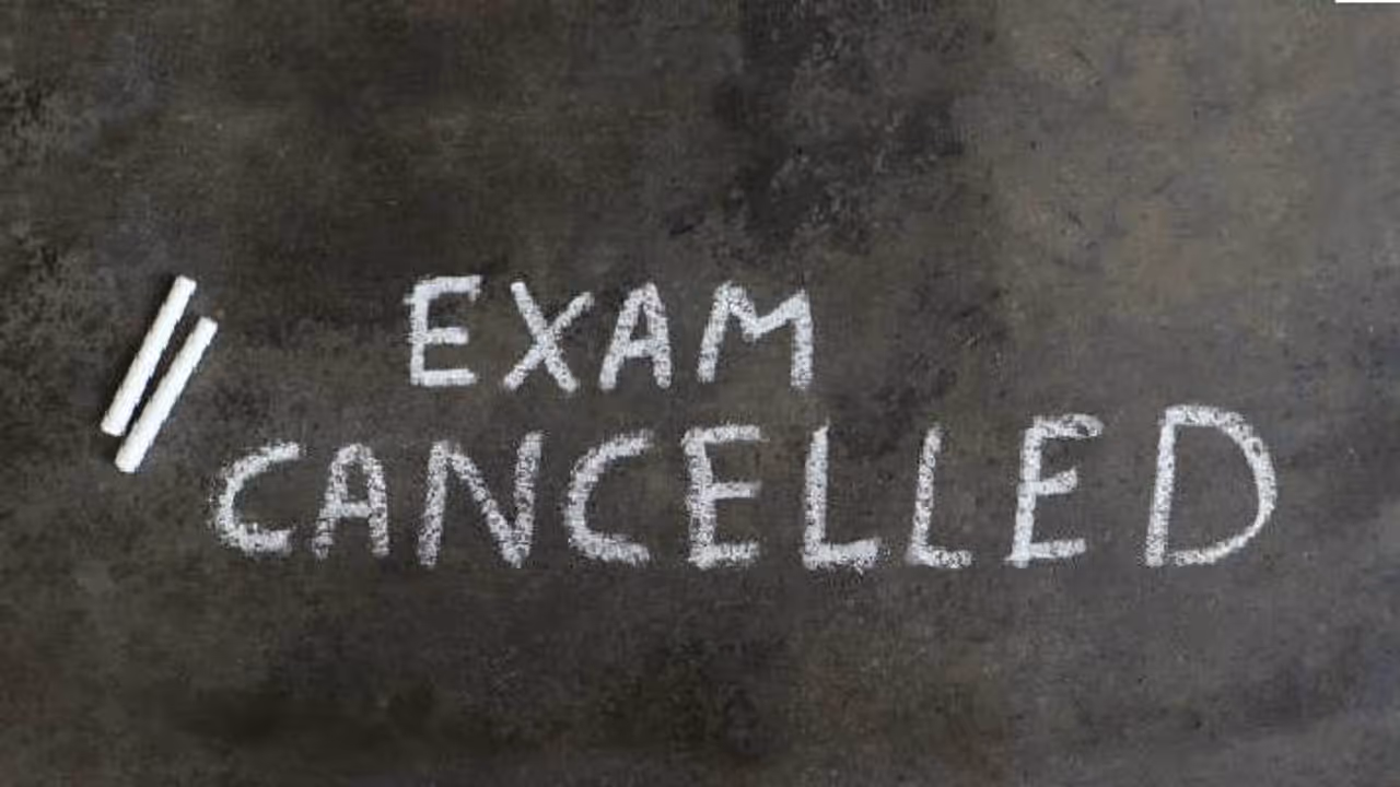 പരീക്ഷ തന്നെ വേണ്ടെന്ന് വച്ചു, വിദ്യാർഥികൾക്ക് മുഴുവൻ മാർക്കും നൽകി പ്രൊഫസർ; കാരണമിങ്ങനെ പരീക്ഷ തന്നെ വേണ്ടെന്ന് വച്ചു, വിദ്യാർഥികൾക്ക് മുഴുവൻ മാർക്കും നൽകി പ്രൊഫസർ; കാരണമിങ്ങനെ