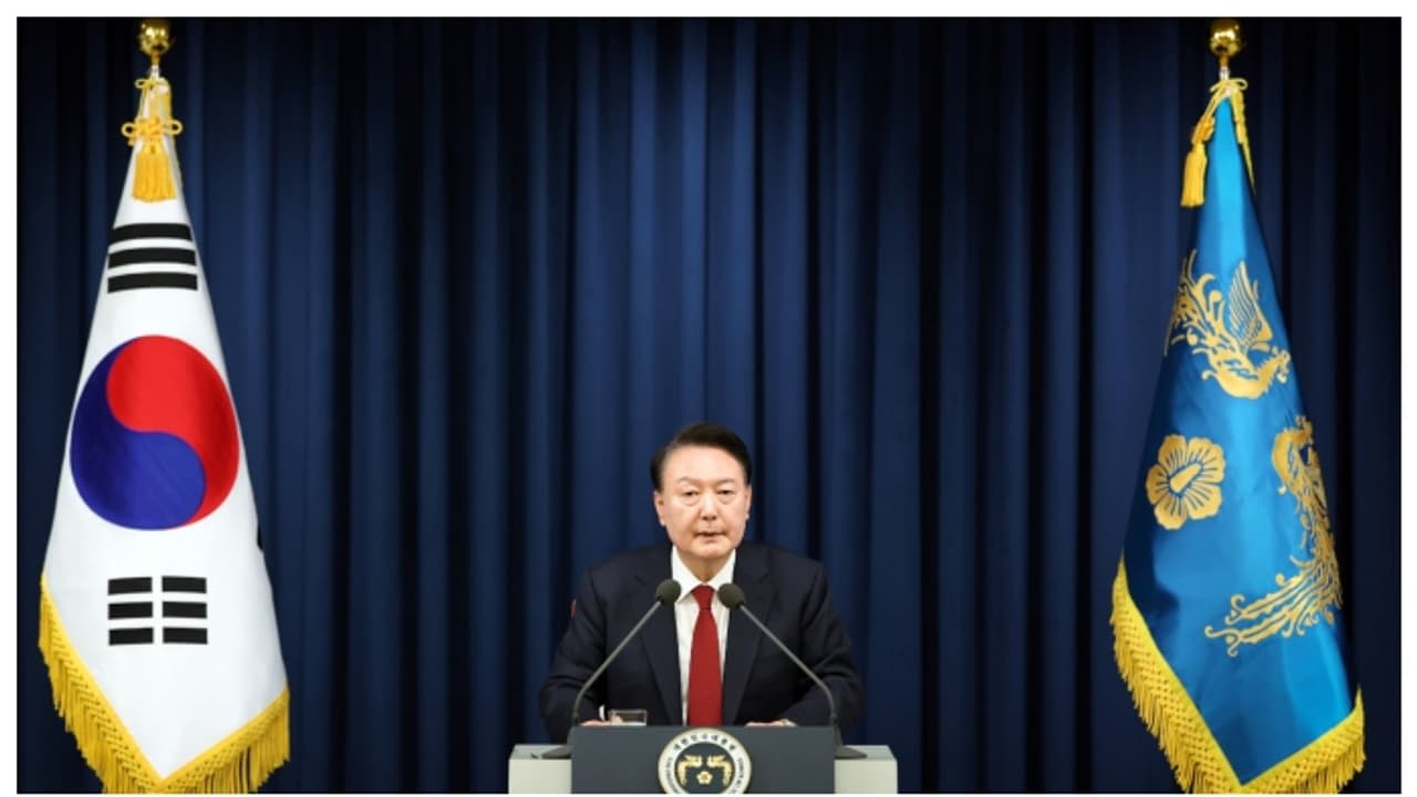 'ഉത്തര കൊറിയൻ അനുകൂല രാഷ്ട്ര വിരുദ്ധ ശക്തികളെ ഉന്മൂലനം ചെയ്യും'; ദക്ഷിണ കൊറിയയില്‍ അടിയന്തര സൈനിക നിയമം