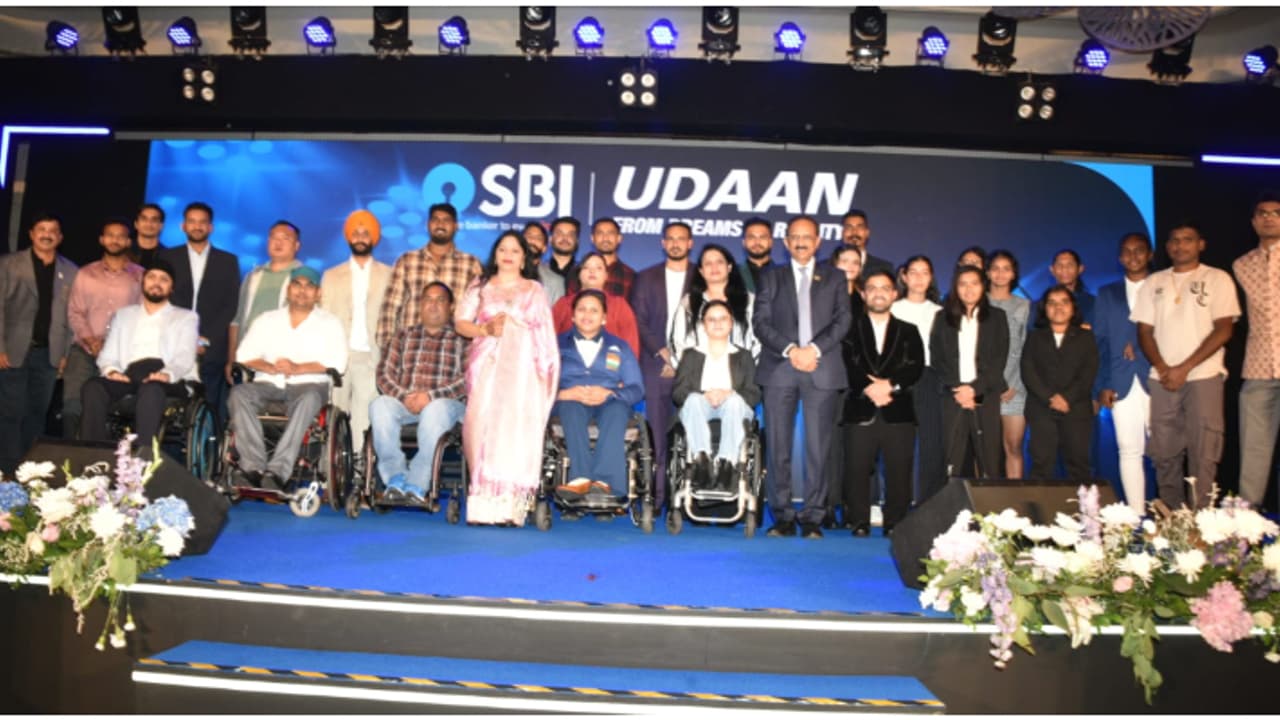 രാജ്യത്തിന് അഭിമാനമായി മാറിയ പാരാലിംപിക്സ് ജേതാക്കളെ ആദരിച്ച് എസ്ബിഐ