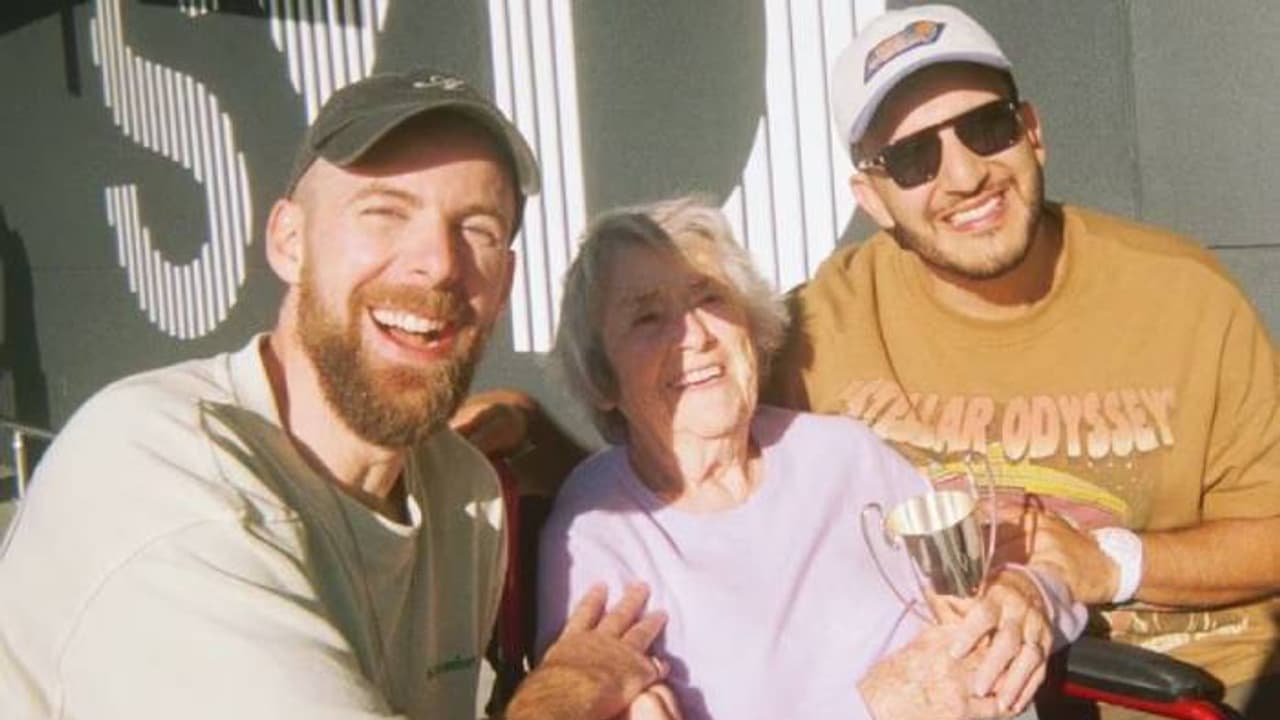 102 വയസൊക്കെ ചെറുപ്പം, സ്വപ്നം സ്ട്രോങ്ങാണെങ്കിൽ; 7 ഭൂഖണ്ഡങ്ങളും സന്ദർശിച്ച് ഡൊറോത്തി 