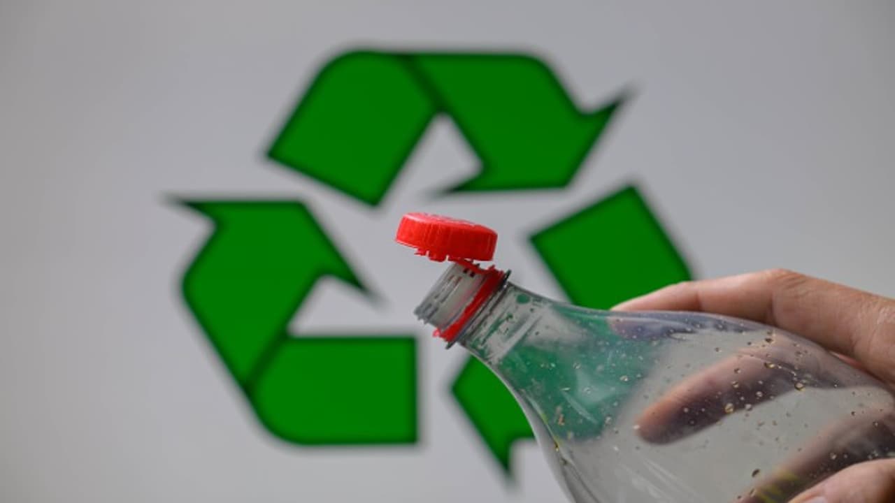 Why you should never re use water bottles or plastic containers? Experts reveal alarming reasons
