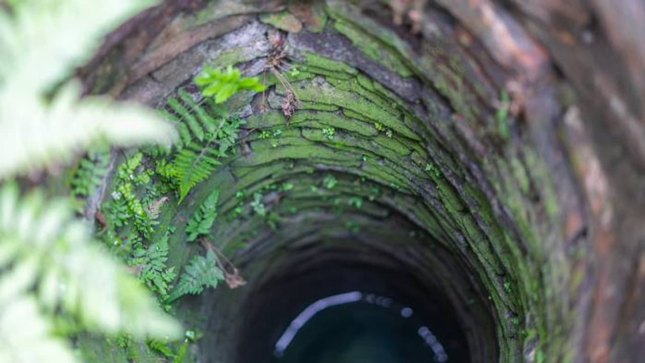 കിണറ്റിൽ നിന്നും നിലവിളി, പ്രേതബാധയെന്ന് നാട്ടുകാർ, 3 ദിവസം കുടുങ്ങിക്കിടന്ന് യുവാവ്