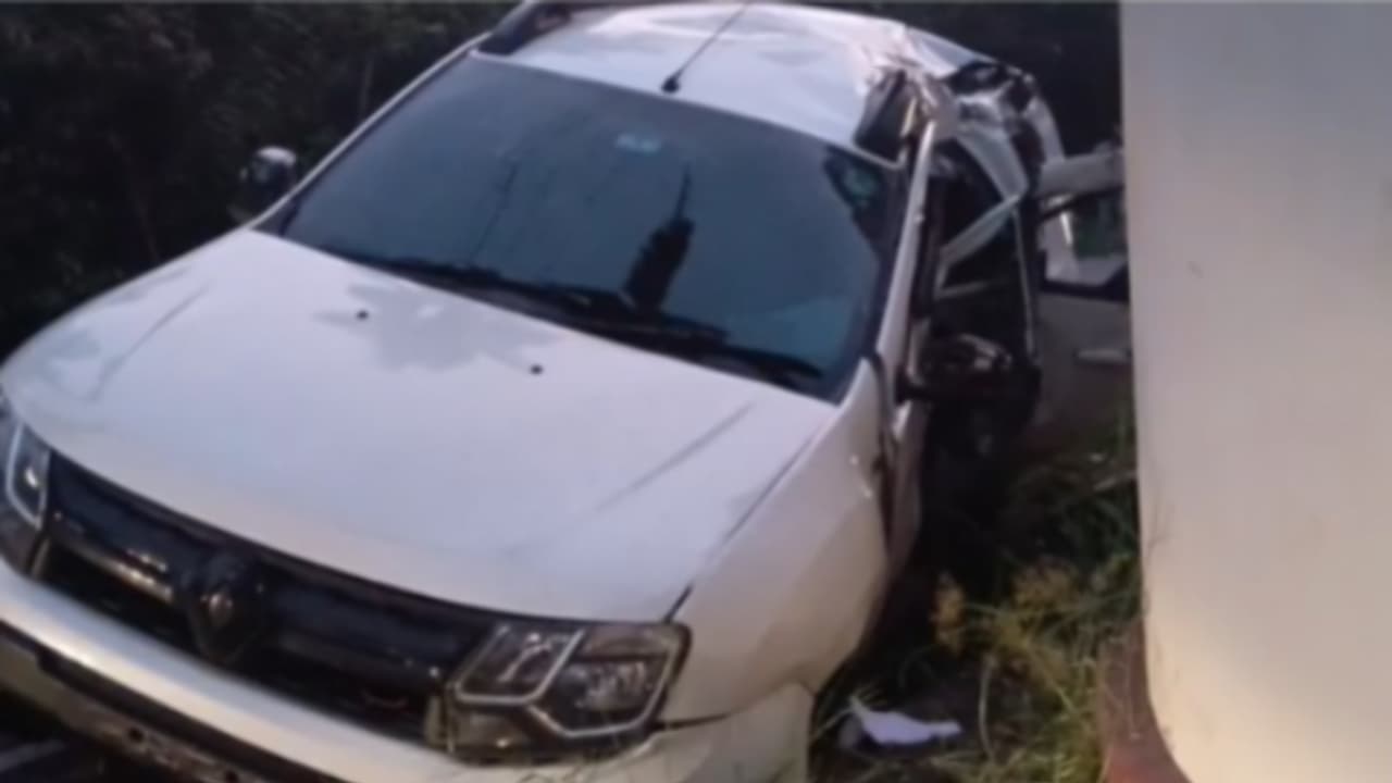 കോളേജ് വിദ്യാർത്ഥികൾ സഞ്ചരിച്ച കാർ കോലഞ്ചേരിയിൽ ഇലക്ട്രിക് പോസ്റ്റിലിടിച്ചു; പരുക്കേറ്റ ഒരാൾ അത്യാസന്ന നിലയിൽ കോളേജ് വിദ്യാർത്ഥികൾ സഞ്ചരിച്ച കാർ കോലഞ്ചേരിയിൽ ഇലക്ട്രിക് പോസ്റ്റിലിടിച്ചു; പരുക്കേറ്റ ഒരാൾ അത്യാസന്ന നിലയിൽ