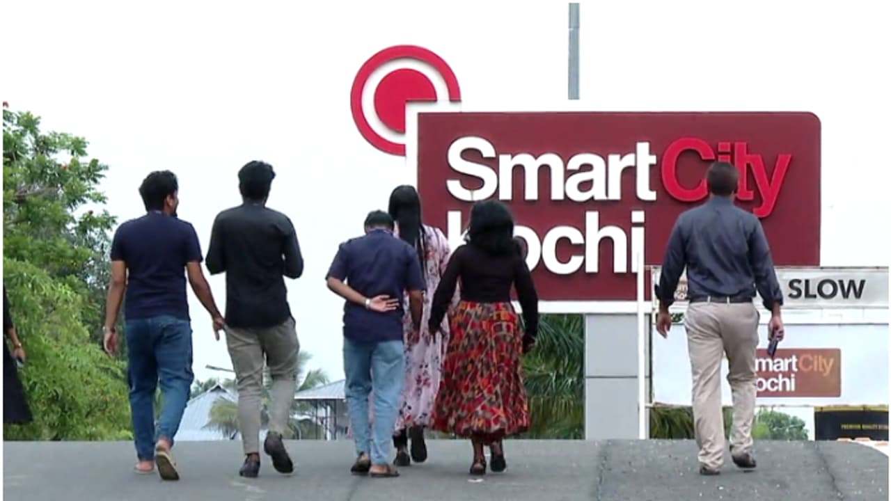 'നടപടി വേണ്ടെന്ന് വെച്ചത് യുഎഇയുമായുള്ള നല്ല ബന്ധം തുടരാൻ'; സ്മാർട്ട് സിറ്റി വിവാദത്തിൽ വിശദീകരണവുമായി സർക്കാർ