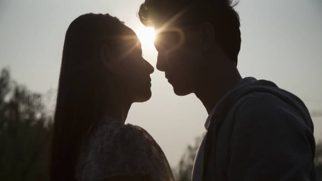 പ്രേമിക്കണം, കല്ല്യാണം വേണം, കുഞ്ഞുങ്ങളെന്തായാലും വേണം, കോളേജിൽ പുതിയ കോഴ്സുകളാരംഭിക്കാൻ ചൈന