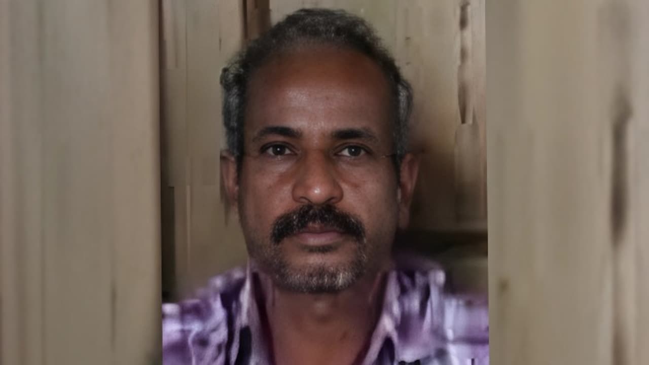 പാലക്കാട് കരിമ്പയിൽ ജോലിക്കിടെ സിഐടിയു തൊഴിലാളി കുഴഞ്ഞു വീണു മരിച്ചു പാലക്കാട് കരിമ്പയിൽ ജോലിക്കിടെ സിഐടിയു തൊഴിലാളി കുഴഞ്ഞു വീണു മരിച്ചു