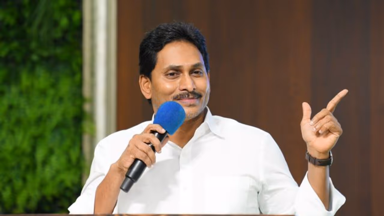 YS Jagan: అది మీ బాబు గారి సొమ్ము కాదు చంద్రబాబూ.. ఓ రేంజ్‌లో ఫైర్‌ అయిన జగన్‌. 