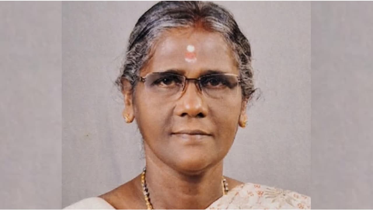 ഓച്ചിറ ക്ഷേത്രത്തിൽ ദർശനത്തിന് പോകാനായി ഇറങ്ങി, പിന്നീട് കാണാതായ വൃദ്ധയുടെ മൃതദേഹം പമ്പാ നദിയിൽ കണ്ടെത്തി ഓച്ചിറ ക്ഷേത്രത്തിൽ ദർശനത്തിന് പോകാനായി ഇറങ്ങി, പിന്നീട് കാണാതായ വൃദ്ധയുടെ മൃതദേഹം പമ്പാ നദിയിൽ കണ്ടെത്തി