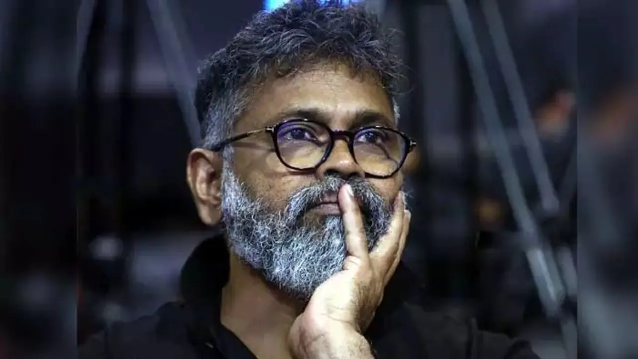 പുഷ്പ സംവിധായകൻ സുകുമാറിന്റെ വീടുകളിൽ ഇൻകം ടാക്സ് പരിശോധന, നിർമാതാക്കളുടെ വീടുകളിലെ ഐടി റെയ്ഡ് രണ്ടാം ദിവസം