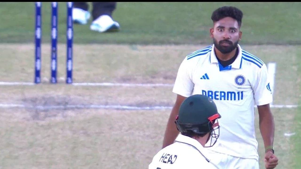 അഡ്ലെയ്ഡില് ട്രാവിസ് ഹെഡിന് നൽകിയ യാത്രയയപ്പ്, ഗാബയില് മുഹമ്മദ് സിറാജിനെ കൂവി ഓസ്ട്രേലിയന് ആരാധകർ അഡ്ലെയ്ഡില് ട്രാവിസ് ഹെഡിന് നൽകിയ യാത്രയയപ്പ്, ഗാബയില് മുഹമ്മദ് സിറാജിനെ കൂവി ഓസ്ട്രേലിയന് ആരാധകർ