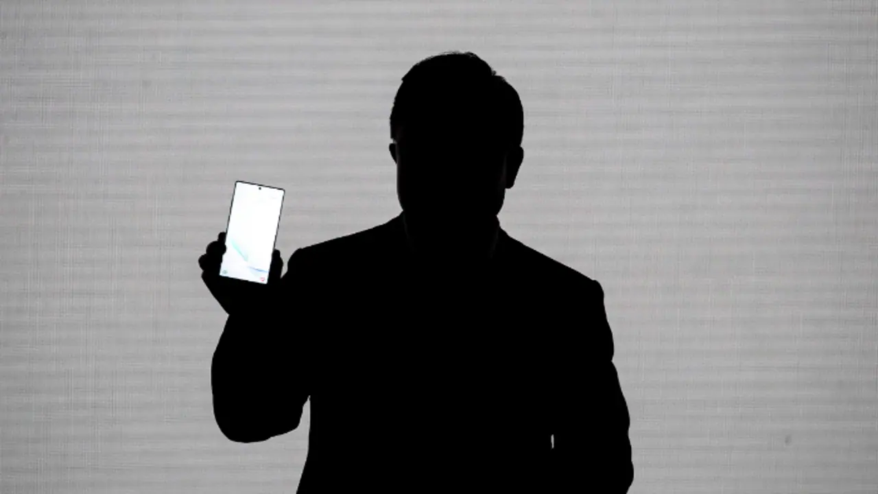 ചിലപ്പോൾ മുഖ്യമന്ത്രിയുടെ പിഎ, ചിലപ്പോൾ ചീഫ് സെലക്ടർ; 6 വർഷത്തിനിടെ യുവാവ് പിരിച്ചത് 3 കോടി, പിടിയിൽ ചിലപ്പോൾ മുഖ്യമന്ത്രിയുടെ പിഎ, ചിലപ്പോൾ ചീഫ് സെലക്ടർ; 6 വർഷത്തിനിടെ യുവാവ് പിരിച്ചത് 3 കോടി, പിടിയിൽ