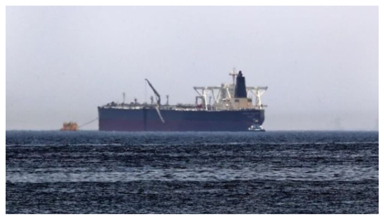 ഷാർജ തീരത്ത് നിന്ന് 6.5 നോട്ടിക്കല് മൈല് ദൂരെ കപ്പലിൽ നിന്ന് എമർജൻസി കോൾ; 2 പേർക്ക് അടിയന്തര ചികിത്സ നൽകി ഷാർജ തീരത്ത് നിന്ന് 6.5 നോട്ടിക്കല് മൈല് ദൂരെ കപ്പലിൽ നിന്ന് എമർജൻസി കോൾ; 2 പേർക്ക് അടിയന്തര ചികിത്സ നൽകി