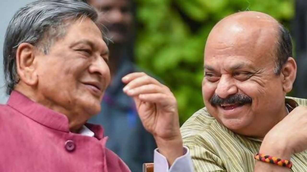 ಎಸ್.ಎಂ.ಕೃಷ್ಣ ಆಗಲಿಕೆಯಿಂದ ಕರ್ನಾಟಕ ಮಾರ್ಗದರ್ಶಕರನ್ನು ಕಳೆದುಕೊಂಡಂತಾಗಿದೆ: ಬೊಮ್ಮಾಯಿ ಎಸ್.ಎಂ.ಕೃಷ್ಣ ಆಗಲಿಕೆಯಿಂದ ಕರ್ನಾಟಕ ಮಾರ್ಗದರ್ಶಕರನ್ನು ಕಳೆದುಕೊಂಡಂತಾಗಿದೆ: ಬೊಮ್ಮಾಯಿ