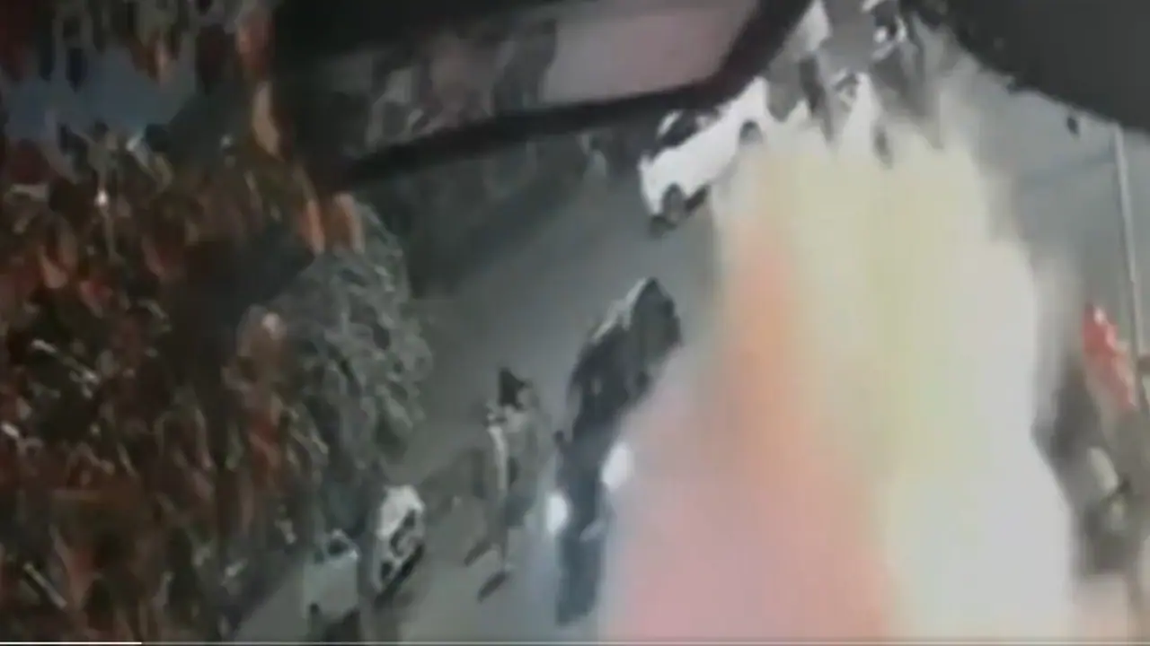 Shocking CCTV footage shows drunk man throwing crude bombs outside clubs in Gurugram's Sector 29 (WATCH) Shocking CCTV footage shows drunk man throwing crude bombs outside clubs in Gurugram's Sector 29 (WATCH)