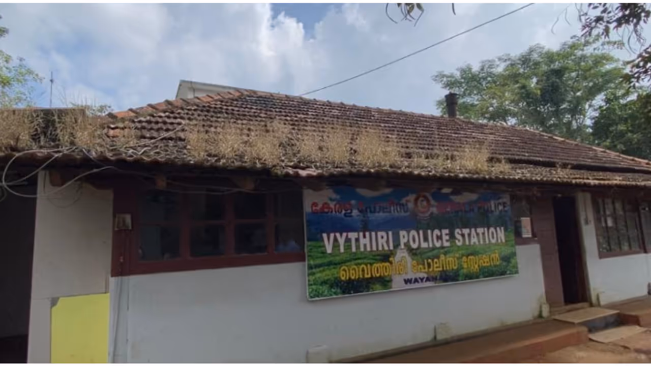 ബ്രിട്ടീഷ് ഭരണകാലത്തെ കെട്ടിടത്തില്‍ തിങ്ങി ഞെരുങ്ങി, ചോർച്ചയും; ഇതും മാവോയിസ്റ്റ് ഭീഷണിയുള്ള പൊലീസ് സ്റ്റേഷൻ