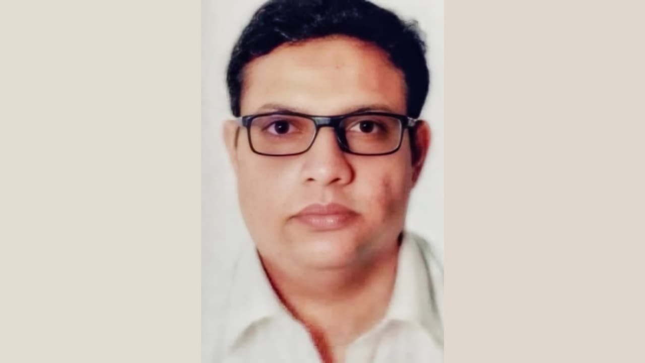 സുപ്രീം കോടതിയിൽ സംസ്ഥാനത്തിന്റെ സ്റ്റാൻഡിങ് കൗൺസലായി ഹർഷദ് വി ഹമീദിന് പുനർനിയമനം സുപ്രീം കോടതിയിൽ സംസ്ഥാനത്തിന്റെ സ്റ്റാൻഡിങ് കൗൺസലായി ഹർഷദ് വി ഹമീദിന് പുനർനിയമനം