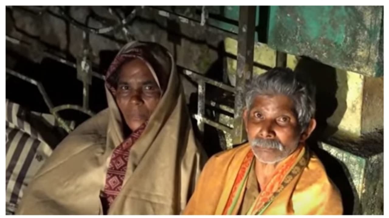 ലൈഫ് മിഷന് വീട് നിര്മാണത്തിന് വനംവകുപ്പ് തടസം നില്ക്കുന്നതായി ആരോപണം; സമരവുമായി ആദിവാസി കുടുംബം ലൈഫ് മിഷന് വീട് നിര്മാണത്തിന് വനംവകുപ്പ് തടസം നില്ക്കുന്നതായി ആരോപണം; സമരവുമായി ആദിവാസി കുടുംബം