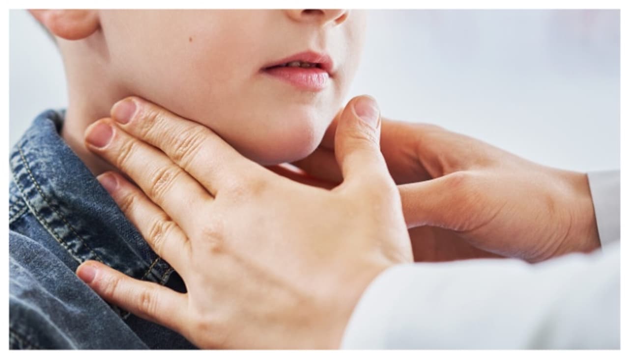 മുണ്ടിനീര് ; കുട്ടികളിൽ കാണുന്ന പ്രധാനപ്പെട്ട ലക്ഷണങ്ങൾ മുണ്ടിനീര് ; കുട്ടികളിൽ കാണുന്ന പ്രധാനപ്പെട്ട ലക്ഷണങ്ങൾ