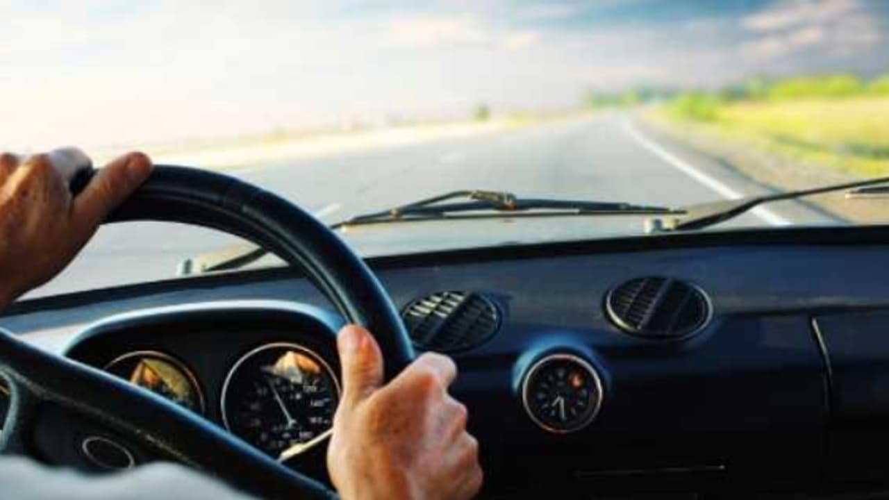 'ഡ്രൈവർമാരേ...ഒരു നിമിഷാർദ്ധം മതി എല്ലാം അവസാനിക്കാൻ, ഇക്കാര്യത്തില് വാശി പാടില്ല'; ഉപദേശവുമായി കേരള പൊലീസ് 'ഡ്രൈവർമാരേ...ഒരു നിമിഷാർദ്ധം മതി എല്ലാം അവസാനിക്കാൻ, ഇക്കാര്യത്തില് വാശി പാടില്ല'; ഉപദേശവുമായി കേരള പൊലീസ്