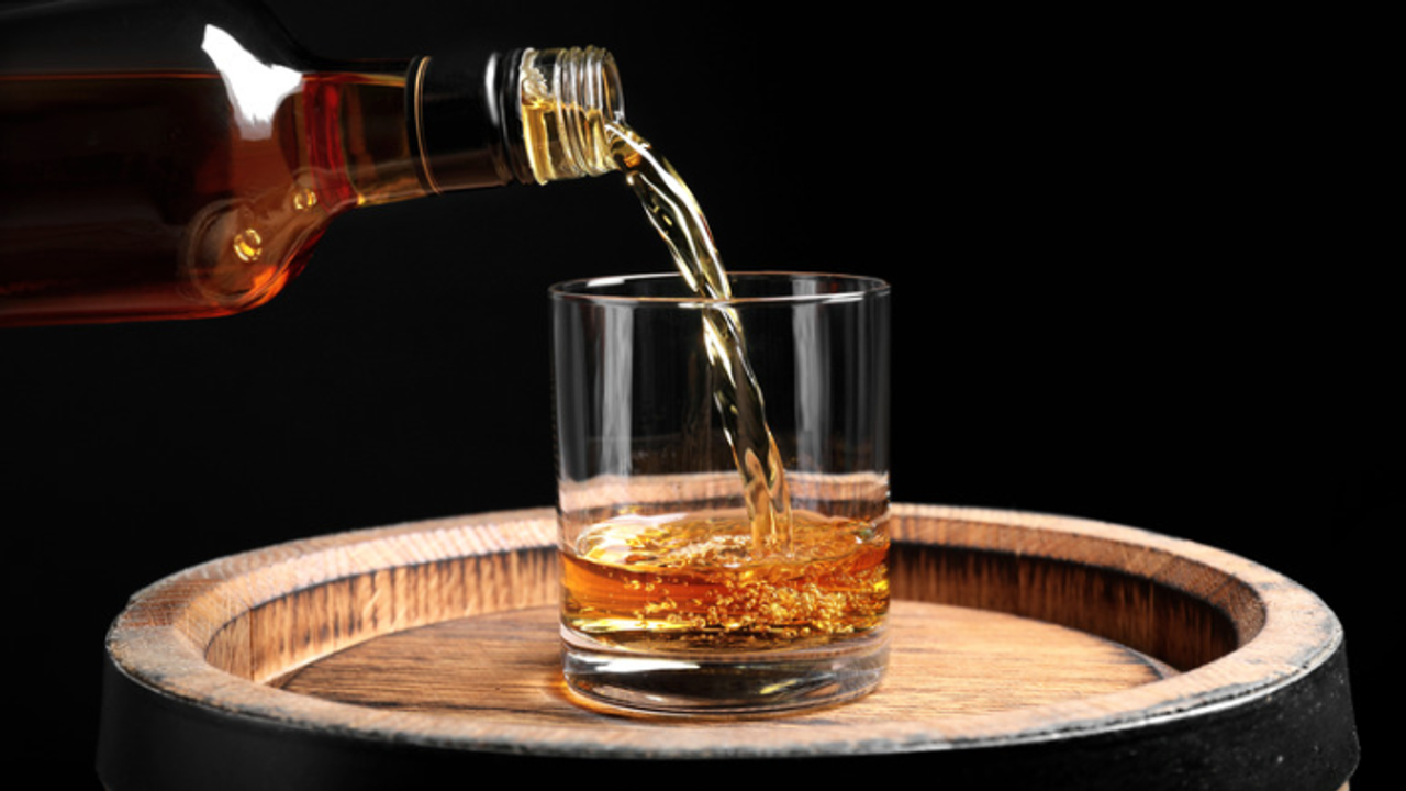 பெங்களூரின் மலிவு விலை விஸ்கி எது தெரியுமா? ரொம்ப கம்மியா இருக்கே!