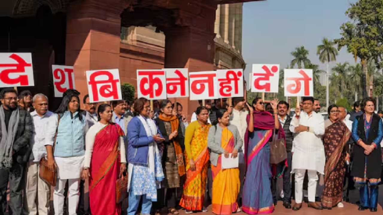 ಸಭಾಪತಿ ಜಗದೀಪ್‌ ಧನಕರ್‌ ಬಗ್ಗೆ ಮಲ್ಲಿಕಾರ್ಜುನ ಖರ್ಗೆ ಟೀಕೆ: ರಾಜ್ಯಸಭೆ ಕಲಾಪ ಭಂಗ