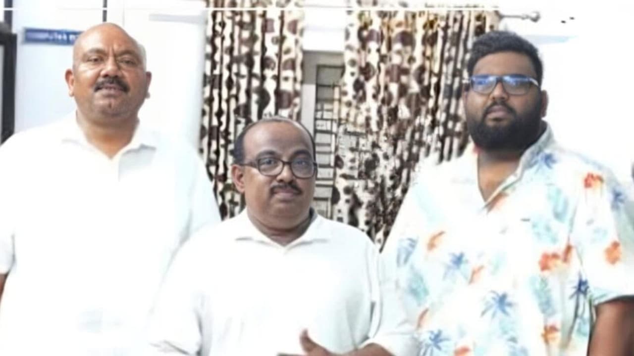 യുവാക്കളുടെ പേരില്‍ ബാങ്ക് അക്കൗണ്ട് , അനധികൃതമായി ലക്ഷങ്ങളുടെ പണമിടപാട് ; 3 പേര്‍ അറസ്റ്റില്‍ 