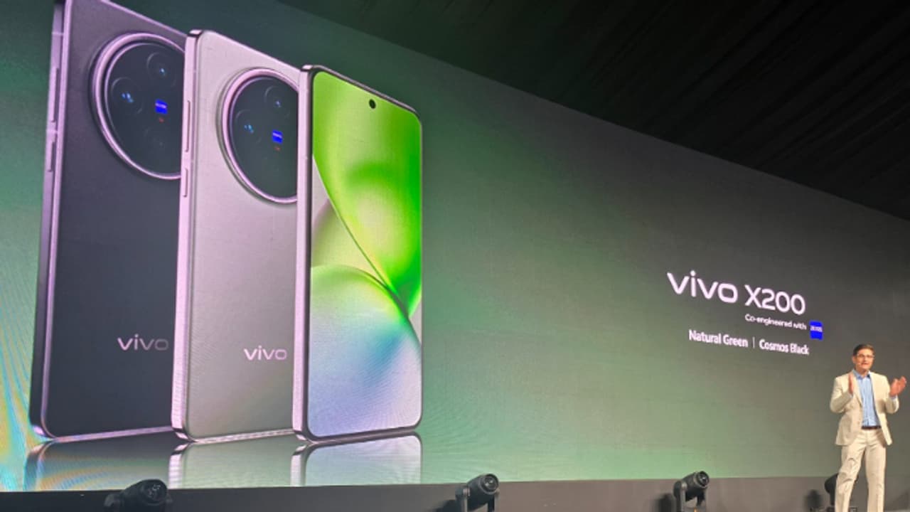 2024ലെ ഏറ്റവും മികച്ച ക്യാമറ ഫോണുകള്? വിവോ എക്സ്200 സിരീസ് ഇന്ത്യയില് അവതരിപ്പിച്ചു, വണ്പ്ലസ് 13ന് ചെക്ക് 2024ലെ ഏറ്റവും മികച്ച ക്യാമറ ഫോണുകള്? വിവോ എക്സ്200 സിരീസ് ഇന്ത്യയില് അവതരിപ്പിച്ചു, വണ്പ്ലസ് 13ന് ചെക്ക്