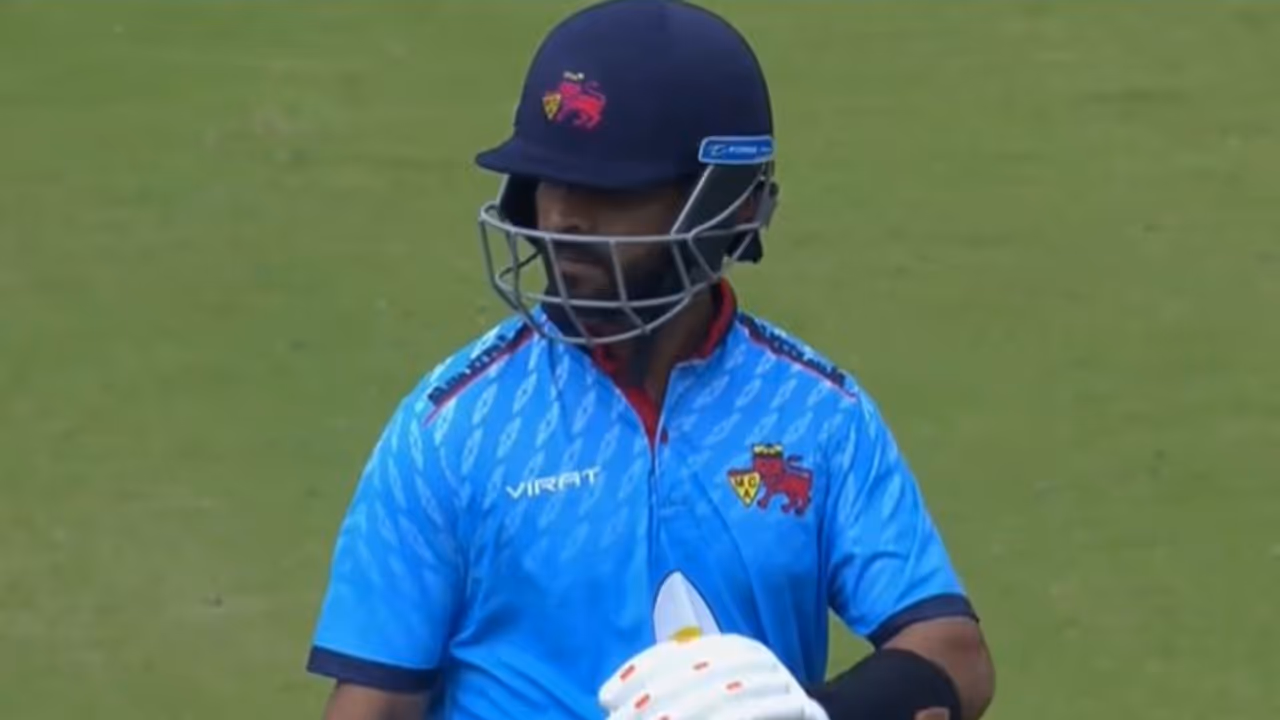 സയ്യിദ് മുഷതാഖ് അലി ഫൈനല്: മുംബൈക്കെതിരെ മധ്യപ്രദേശിന് തുടക്കം പാളി, രണ്ട് വിക്കറ്റ് നഷ്ടം സയ്യിദ് മുഷതാഖ് അലി ഫൈനല്: മുംബൈക്കെതിരെ മധ്യപ്രദേശിന് തുടക്കം പാളി, രണ്ട് വിക്കറ്റ് നഷ്ടം