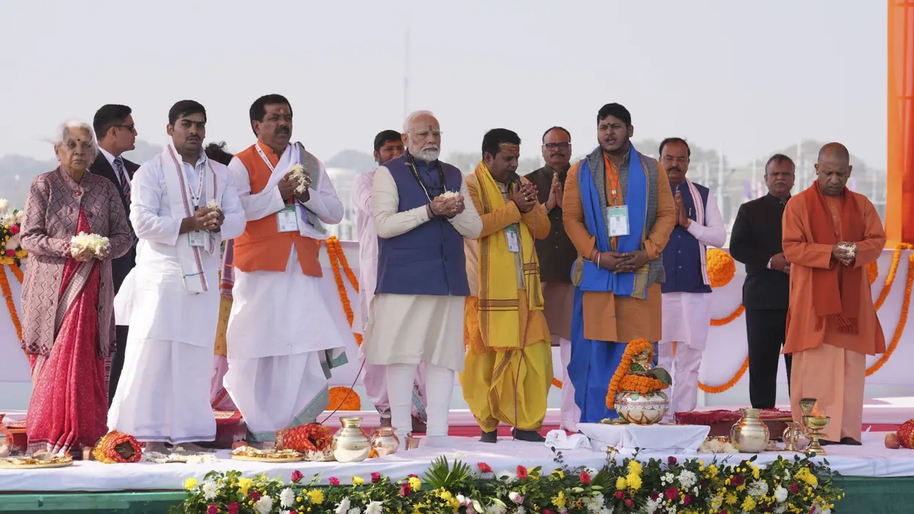 PM Modi seeks blessings at Triveni Sangam for Maha Kumbh 2025 PM Modi seeks blessings at Triveni Sangam for Maha Kumbh 2025