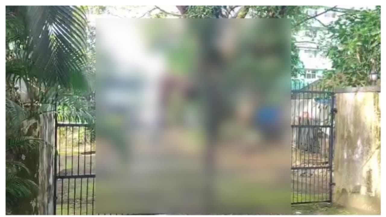 'ഗേറ്റ് ചാടാൻ ശ്രമിച്ചപ്പോൾ കമ്പി കുത്തിക്കയറി മരിച്ചതാകാം'; മംഗളവനത്തിലെ മൃതദേഹം, സൂചന ലഭിച്ചതായി പൊലീസ് 'ഗേറ്റ് ചാടാൻ ശ്രമിച്ചപ്പോൾ കമ്പി കുത്തിക്കയറി മരിച്ചതാകാം'; മംഗളവനത്തിലെ മൃതദേഹം, സൂചന ലഭിച്ചതായി പൊലീസ്