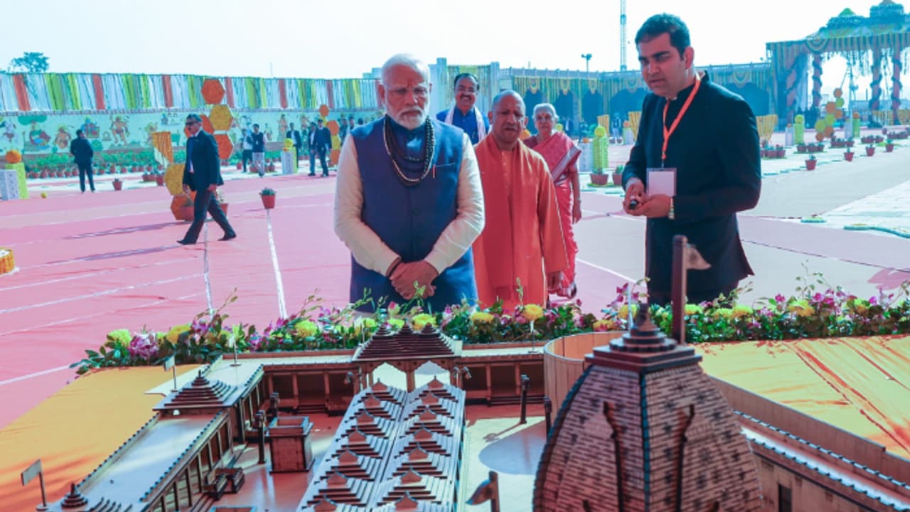 Mahakumbh 2025: PM Modi gains insights into arrangements made by the Yogi government Mahakumbh 2025: PM Modi gains insights into arrangements made by the Yogi government