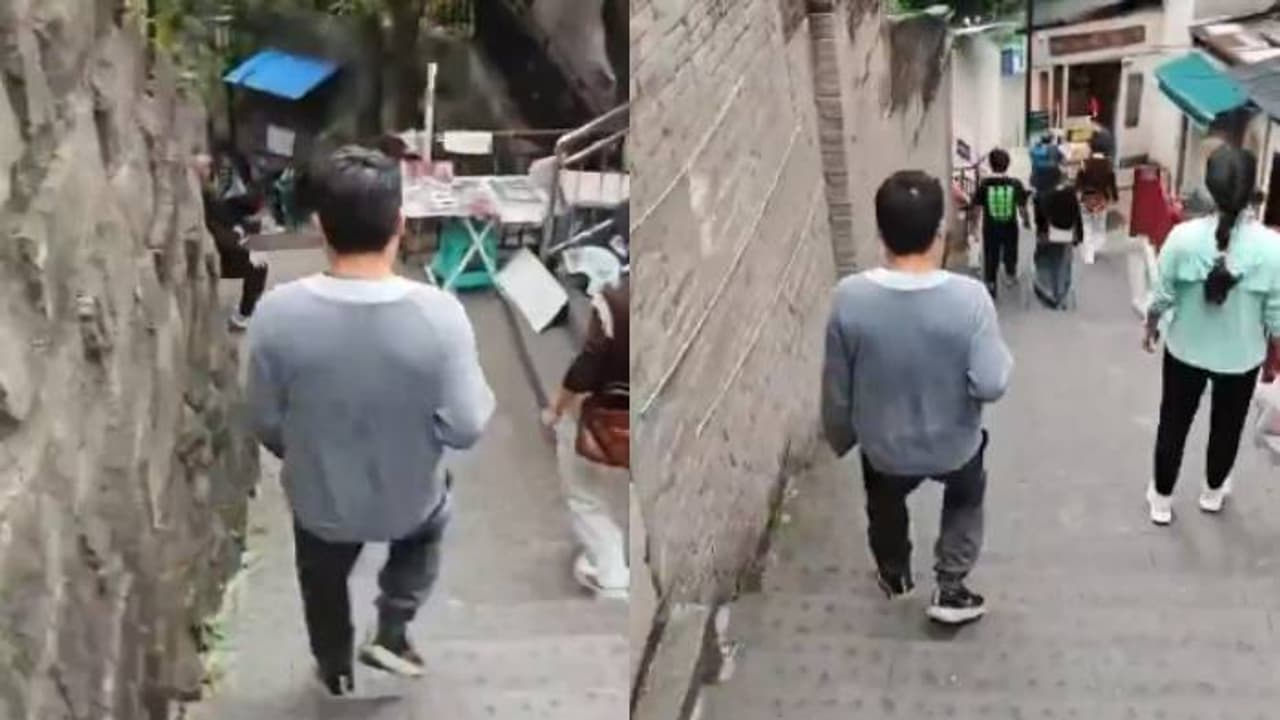 ഇതേത് സ്ഥലം, ഈ പടികള്ക്കൊരവസാനമില്ലേ? യുവാവിന്റെ ജോലിസ്ഥലത്തേക്കുള്ള യാത്ര കണ്ട് അന്തംവിട്ട് നെറ്റിസൺസ് ഇതേത് സ്ഥലം, ഈ പടികള്ക്കൊരവസാനമില്ലേ? യുവാവിന്റെ ജോലിസ്ഥലത്തേക്കുള്ള യാത്ര കണ്ട് അന്തംവിട്ട് നെറ്റിസൺസ്