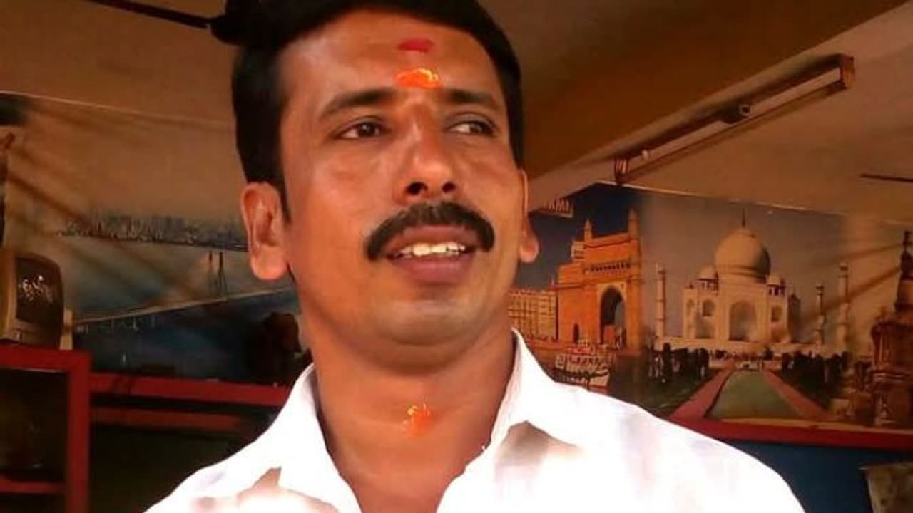 കാസർകോട് ബന്തിയോട് വാഹനാപകടം; ബിജെപി കുമ്പള മണ്ഡലം സെക്രട്ടറിക്ക് ദാരുണാന്ത്യം