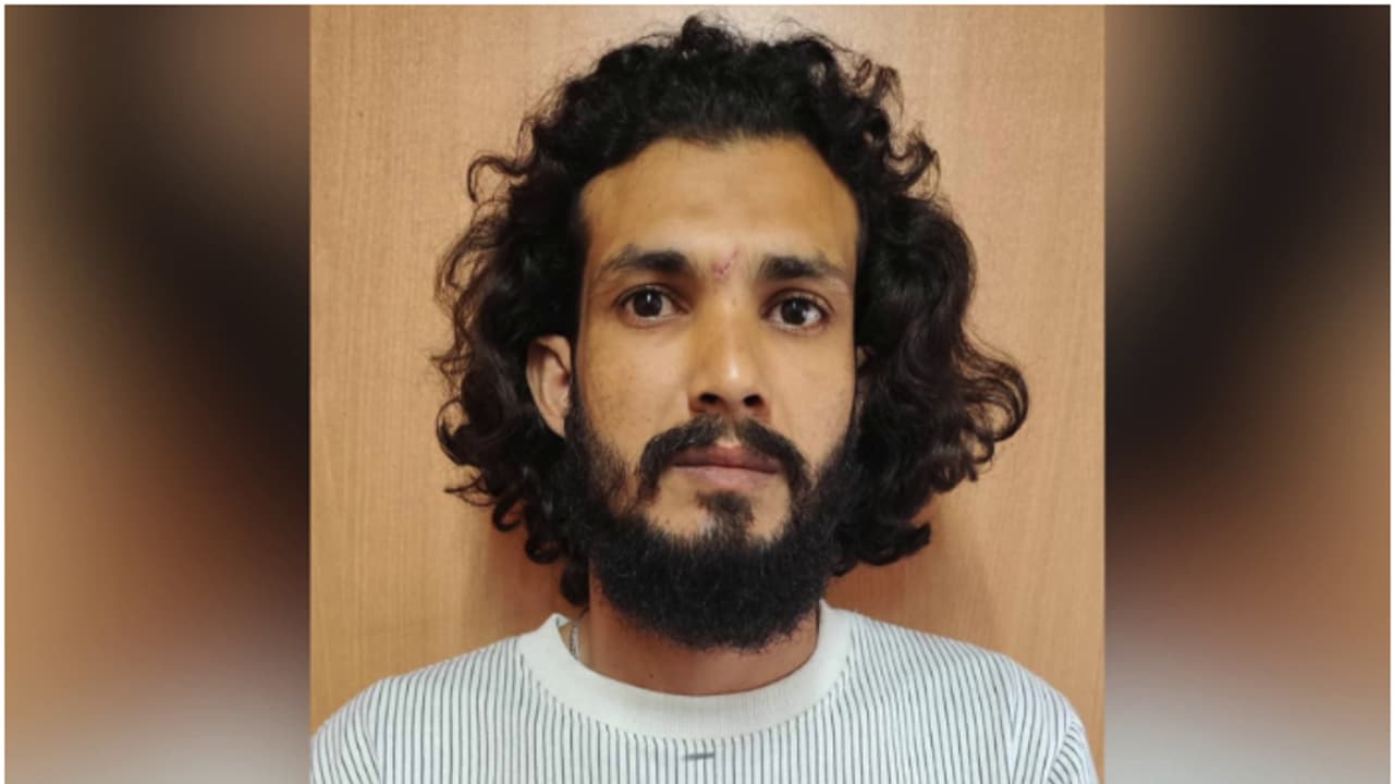 മൈസൂരിൽ നിന്നും കോഴിക്കോട്ടേക്ക് പോവുകയായിരുന്ന കർണാടക ബസ്സിൽ പരിശോധന;കാസർകോട് സ്വദേശി എംഡിഎംഎയുമായി അറസ്റ്റിൽ