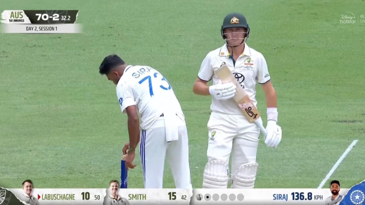 സിറാജുമായി കോർത്ത് ലാബുഷെയ്ൻ, സിറാജ് മാറ്റിയ ബെയിൽസെടുത്ത് വീണ്ടും മാറ്റി; പിന്നാലെ നിതീഷിന്‍റെ പന്തിൽ പുറത്ത്