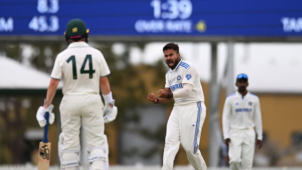 ഓസ്ട്രേലിയക്കെതിരായ ടെസ്റ്റ് പരമ്പര: 3 താരങ്ങളെ തിരിച്ചു വിളിക്കാന് തിരുമാനിച്ച് ബിസിസിഐ ഓസ്ട്രേലിയക്കെതിരായ ടെസ്റ്റ് പരമ്പര: 3 താരങ്ങളെ തിരിച്ചു വിളിക്കാന് തിരുമാനിച്ച് ബിസിസിഐ