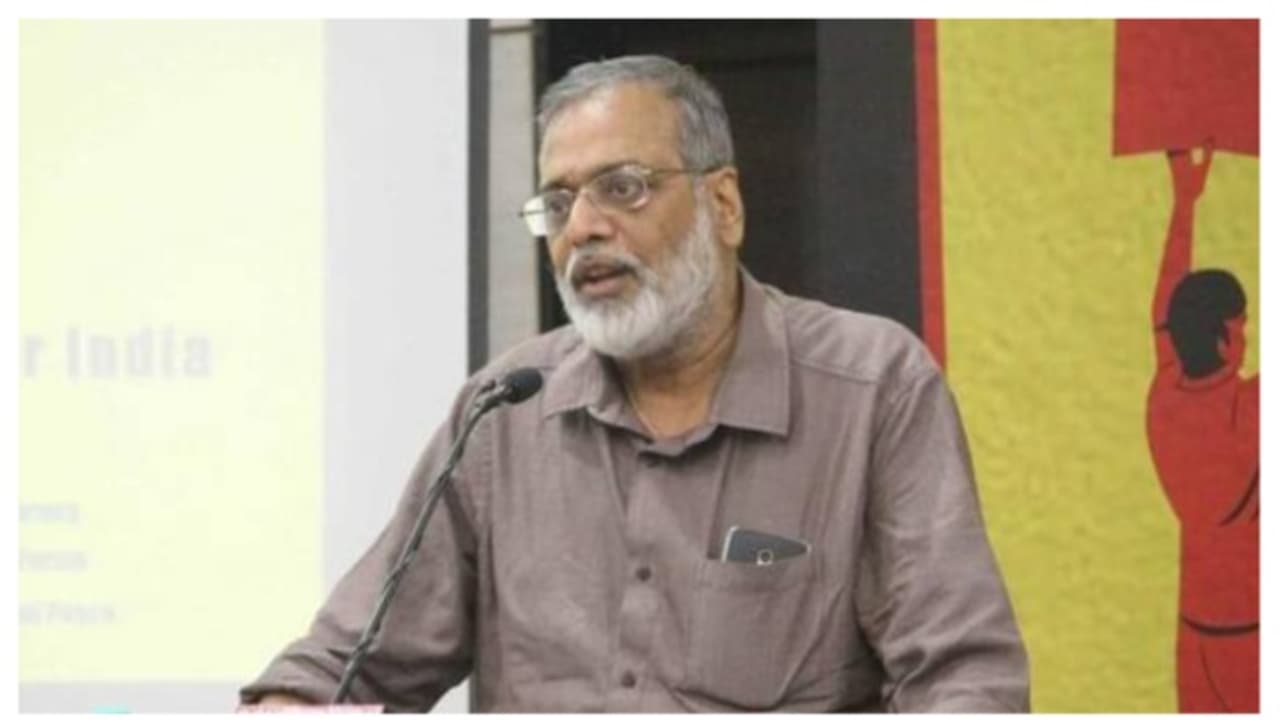 കണ്ണൂർ സർവകലാശാല സാഹിത്യോത്സവം; ന്യൂസ് ക്ലിക്ക് എഡിറ്ററെ മുഖ്യാതിഥി ആക്കിയതിൽ വിശദീകരണം തേടി വിസി കണ്ണൂർ സർവകലാശാല സാഹിത്യോത്സവം; ന്യൂസ് ക്ലിക്ക് എഡിറ്ററെ മുഖ്യാതിഥി ആക്കിയതിൽ വിശദീകരണം തേടി വിസി