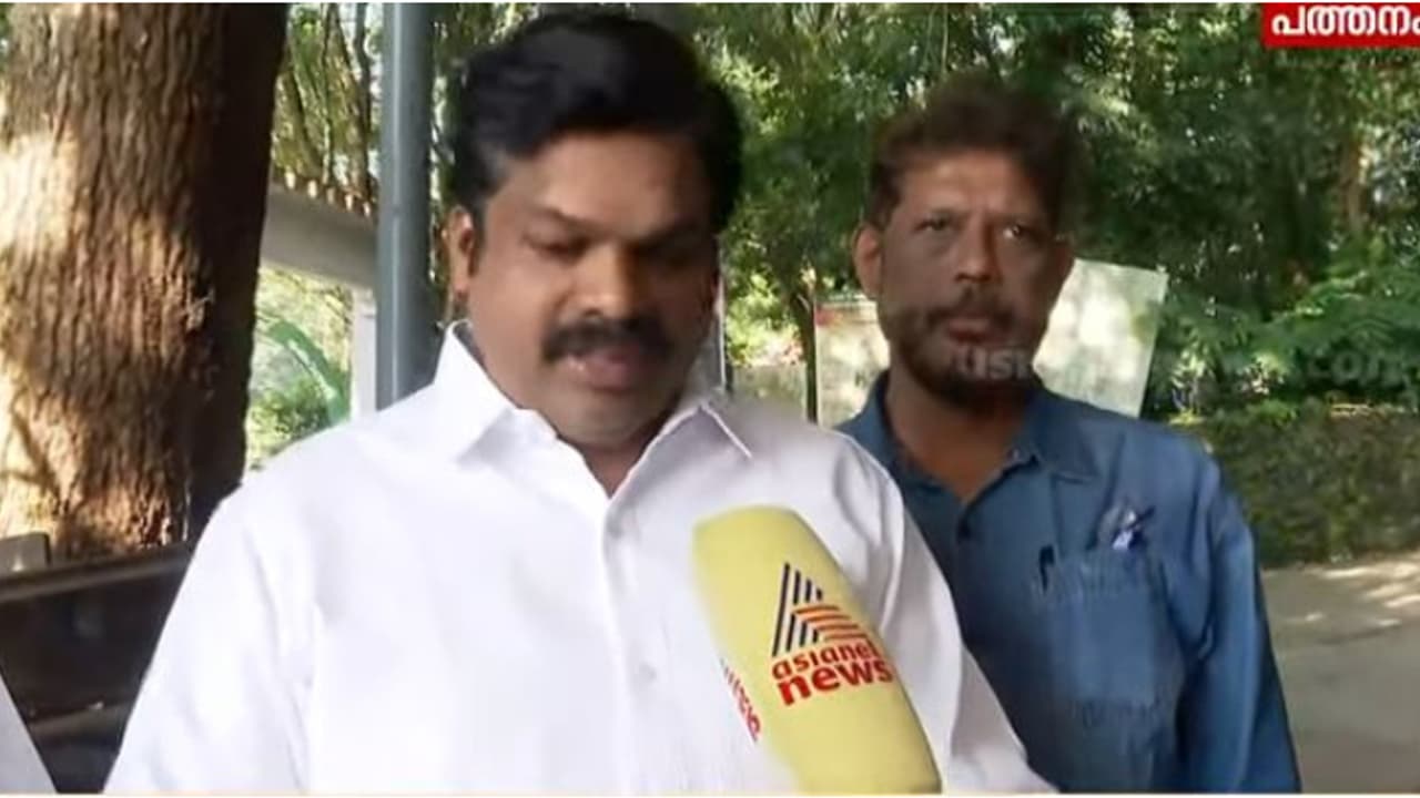 പത്തനംതിട്ട വാഹന അപകടം; റോഡിന്റെ നിർമ്മാണം പൂർത്തിയായിട്ടില്ല, അപകടകാരണം പരിശോധിക്കുമെന്ന് എംഎൽഎ പത്തനംതിട്ട വാഹന അപകടം; റോഡിന്റെ നിർമ്മാണം പൂർത്തിയായിട്ടില്ല, അപകടകാരണം പരിശോധിക്കുമെന്ന് എംഎൽഎ