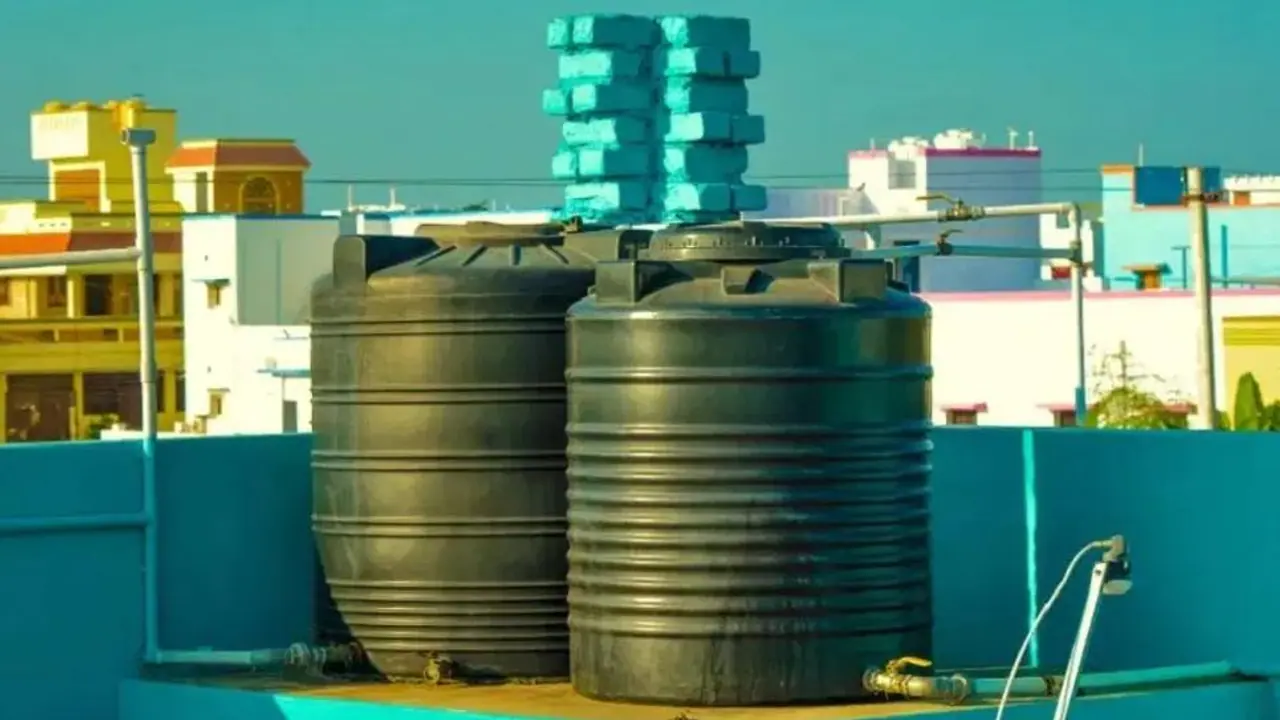 உங்க வீட்டு வாட்டர் டேங்க் இந்த திசையில் இருக்கா? அப்போ கண்டிப்பா உங்களுக்கு பணக்கஷ்டம் வரும்!