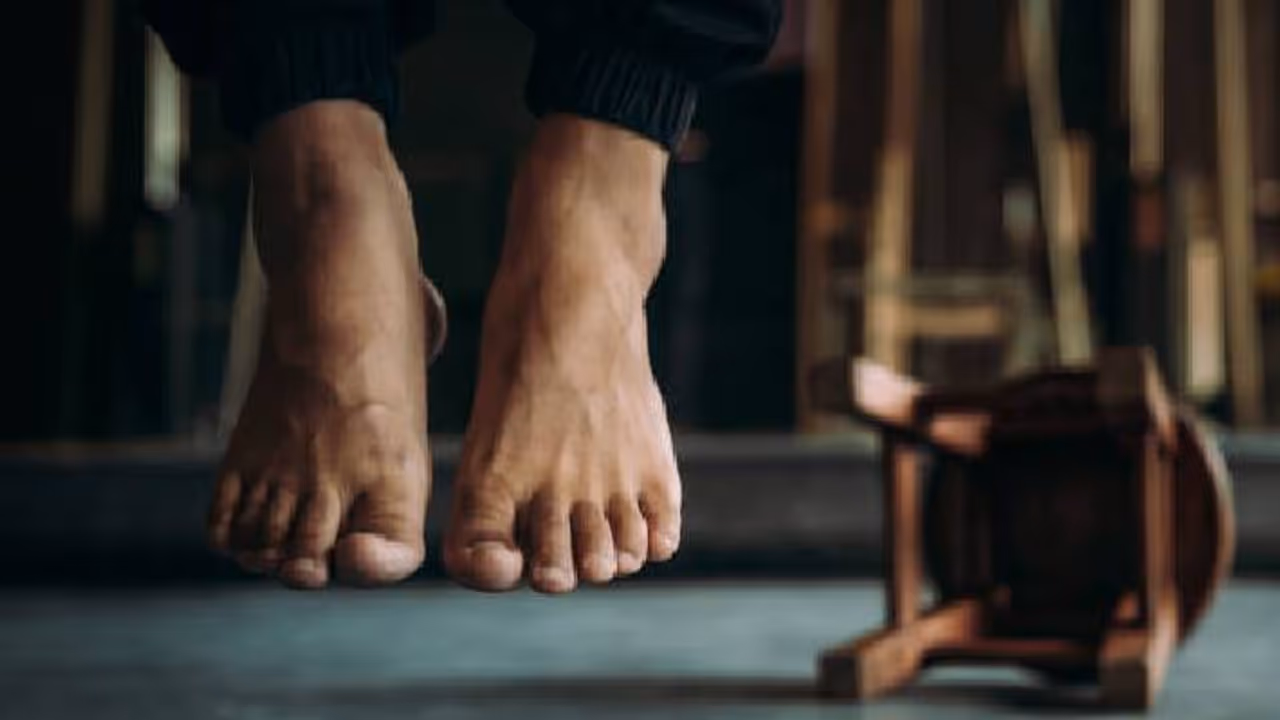 Hyderabad: PhD student ends life after harassment over financial dispute, leaves video message (WATCH) Hyderabad: PhD student ends life after harassment over financial dispute, leaves video message (WATCH)