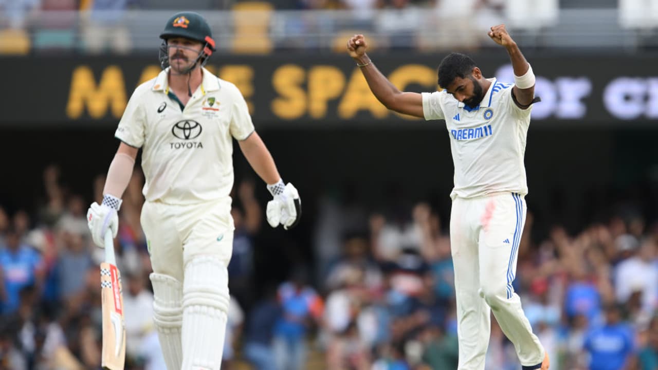 ഹെഡിന് പിന്നാലെ സ്മിത്തിനും സെഞ്ചുറി, ബുമ്രയുടെ ട്രിപ്പിൾ സ്ട്രൈക്കിലും ഗാബയിൽ ഓസീസ് ആധിപത്യം ഹെഡിന് പിന്നാലെ സ്മിത്തിനും സെഞ്ചുറി, ബുമ്രയുടെ ട്രിപ്പിൾ സ്ട്രൈക്കിലും ഗാബയിൽ ഓസീസ് ആധിപത്യം