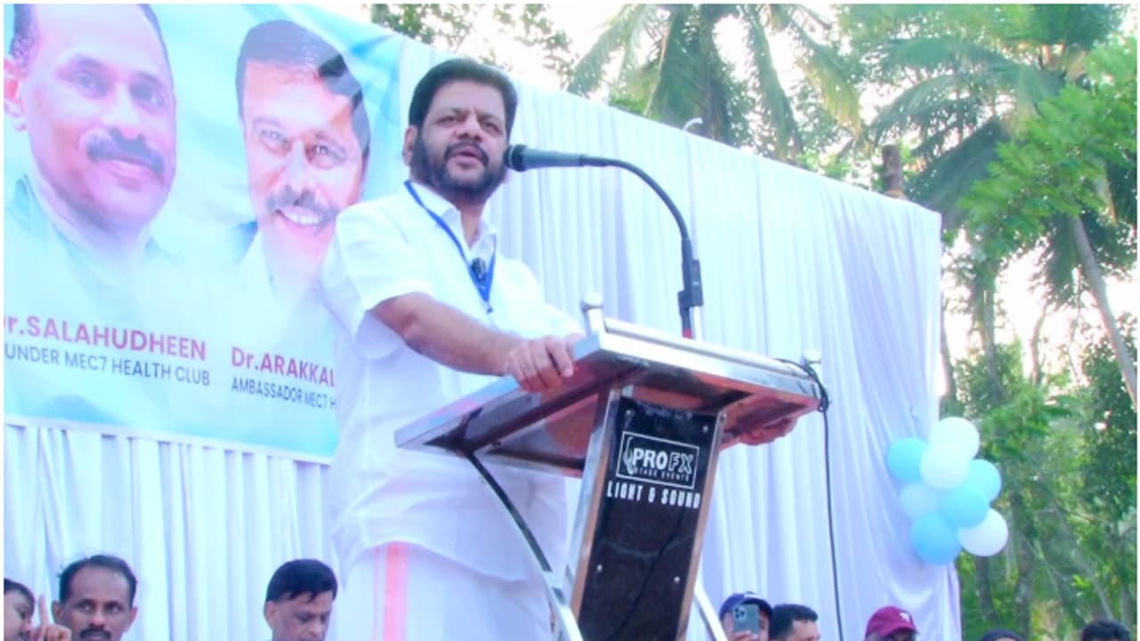 വിവാദങ്ങൾക്കിടെ മെക് 7 ഉദ്ഘാടനം ചെയ്ത് വികെ ശ്രീകണ്ഠൻ എംപി; രാജ്യവ്യാപകമായി നടപ്പാക്കേണ്ട പദ്ധതിയെന്ന് പരാമർശം