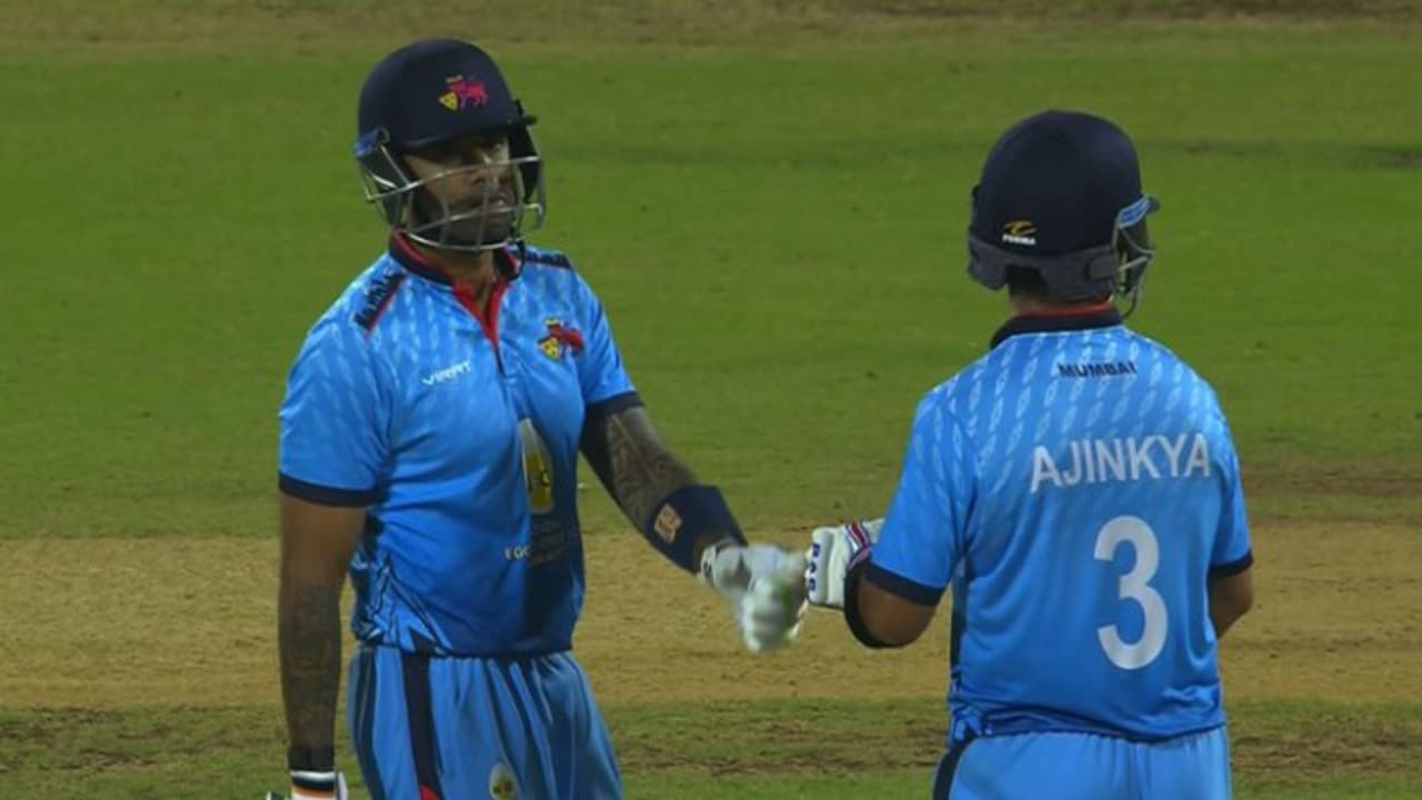 സൂര്യയും ശ്രേയസും രഹാനെയും മടങ്ങി! പിന്നീട് ഷെഡ്ജെയുടെ വെടിക്കെട്ട്, മുംബൈക്ക് സയ്യിദ് മുഷ്താഖ് അലി ട്രോഫി സൂര്യയും ശ്രേയസും രഹാനെയും മടങ്ങി! പിന്നീട് ഷെഡ്ജെയുടെ വെടിക്കെട്ട്, മുംബൈക്ക് സയ്യിദ് മുഷ്താഖ് അലി ട്രോഫി