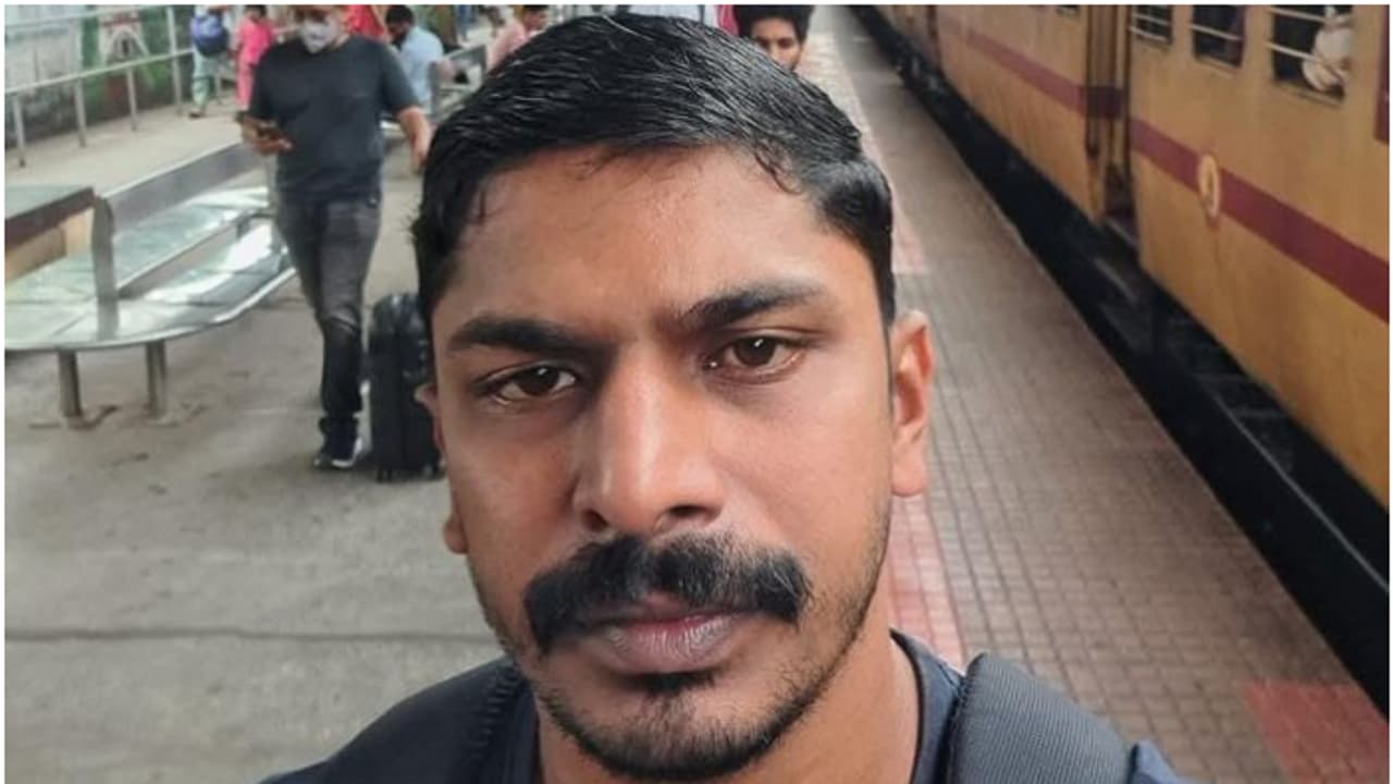 അരീക്കോട് പൊലീസ് ക്യാമ്പിൽ പൊലീസുകാരൻ സ്വയം നിറയൊഴിച്ച് ജീവനൊടുക്കി അരീക്കോട് പൊലീസ് ക്യാമ്പിൽ പൊലീസുകാരൻ സ്വയം നിറയൊഴിച്ച് ജീവനൊടുക്കി