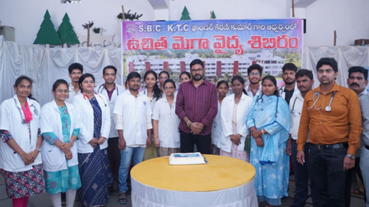 పేదల ఆరోగ్యానికి కొండంత భరోసా.. ఆరోగ్య యోధుడు ప్రవీన్ జీవితం, ప్రతీ ఒక్కరికీ ఆదర్శం పేదల ఆరోగ్యానికి కొండంత భరోసా.. ఆరోగ్య యోధుడు ప్రవీన్ జీవితం, ప్రతీ ఒక్కరికీ ఆదర్శం